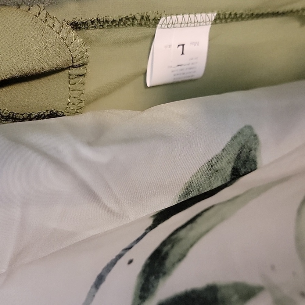 Boutique brand 2 piece silky dress with sheer topper sage green - Picture 7 of 8